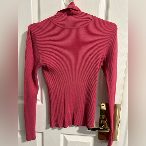 Turtle neck sweater - Picture 2 of 3